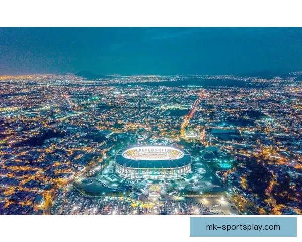 加拿大世界杯2026主办城市球场布局及比赛盛况全景解析